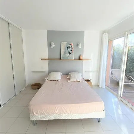Superbe Avec Piscine Chauffee Et Acces Direct A La Plage Villa *