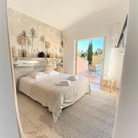 Superbe Avec Piscine Chauffee Et Acces Direct A La Plage Villa Sainte-Lucie de Porto-Vecchio