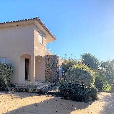 Superbe Avec Piscine Chauffee Et Acces Direct A La Plage *